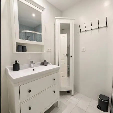R-54 Modern With Garden *